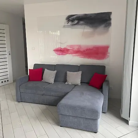 Lady - Victoria By Oneapartments Апартаменты *