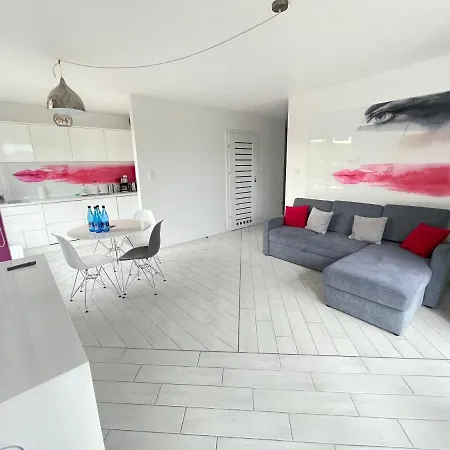 Апартаменти Lady - Victoria By Oneapartments